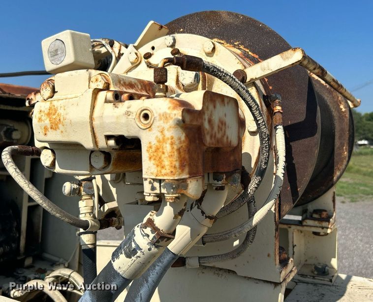 image for item KW9077 1995 Lorain LRT445  crane