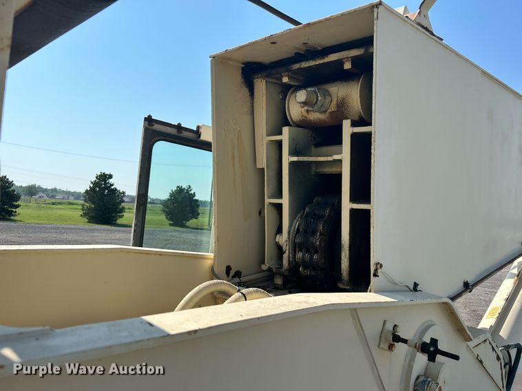 image for item KW9077 1995 Lorain LRT445  crane