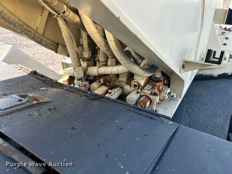 image for item KW9077 1995 Lorain LRT445  crane