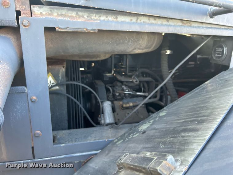 image for item KW9077 1995 Lorain LRT445  crane