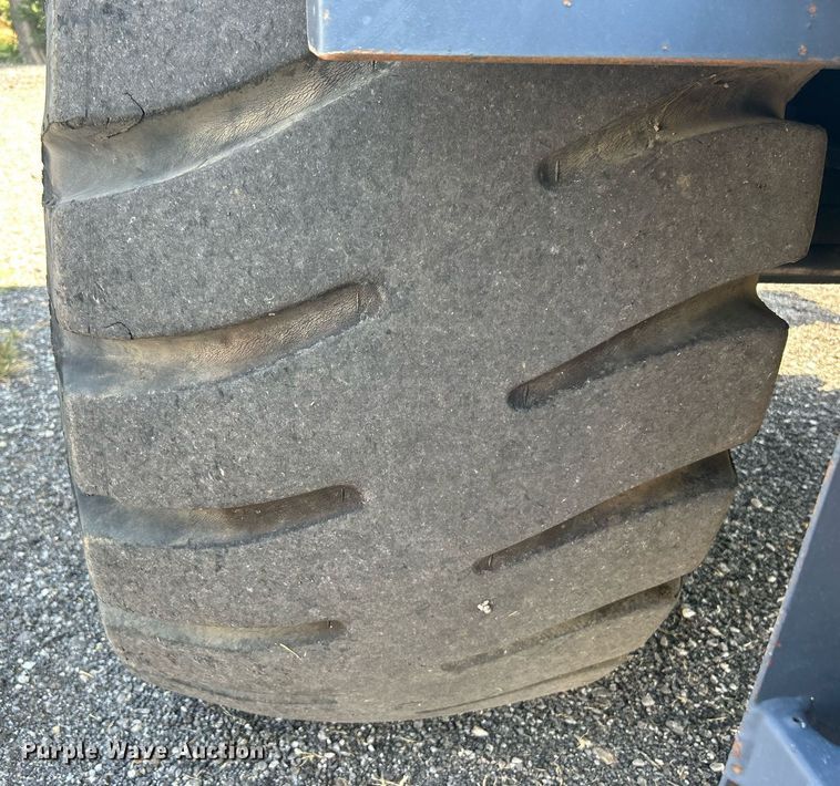 image for item KW9077 1995 Lorain LRT445  crane