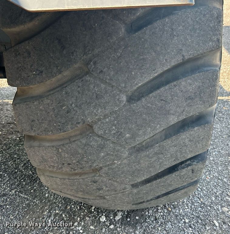 image for item KW9077 1995 Lorain LRT445  crane