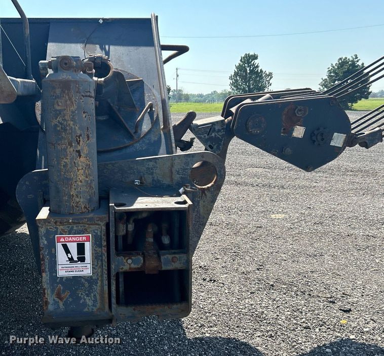 image for item KW9077 1995 Lorain LRT445  crane