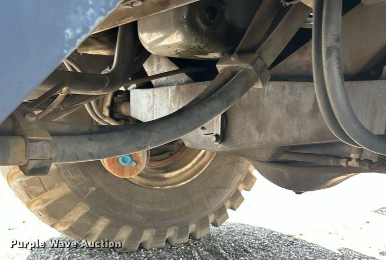 image for item KW9077 1995 Lorain LRT445  crane