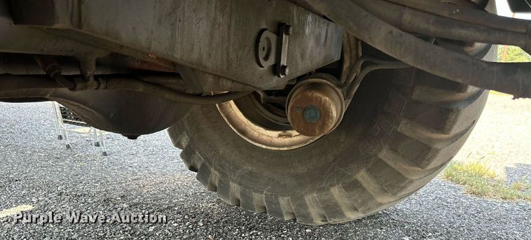 image for item KW9077 1995 Lorain LRT445  crane