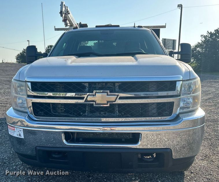 image for item KW9078 2013 Chevrolet Silverado 3500HD  Ext. Cab utility bed pickup truck