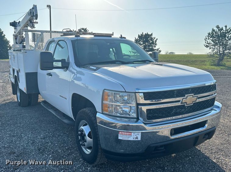 image for item KW9078 2013 Chevrolet Silverado 3500HD  Ext. Cab utility bed pickup truck