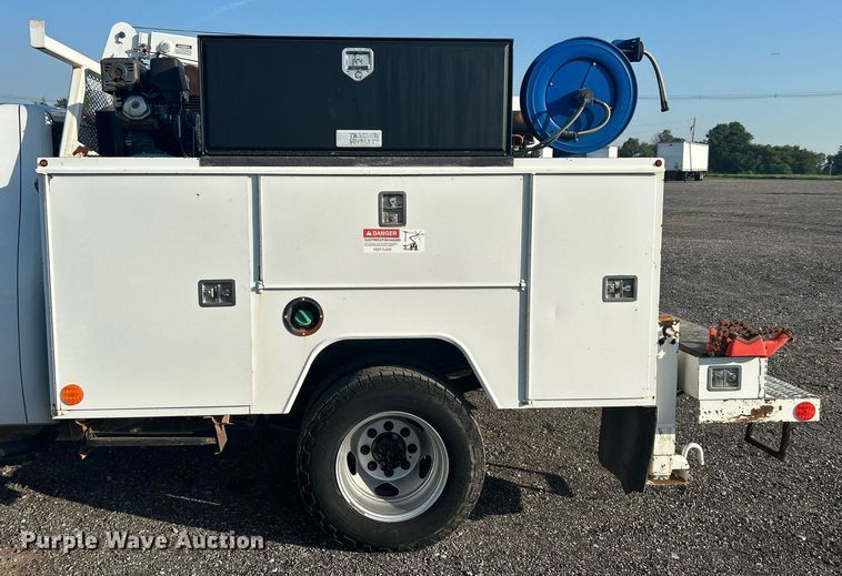 image for item KW9078 2013 Chevrolet Silverado 3500HD  Ext. Cab utility bed pickup truck