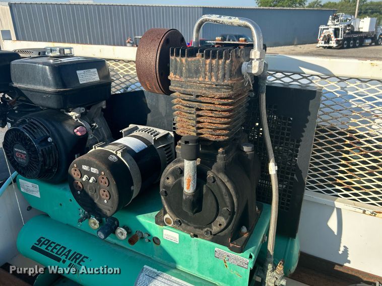 image for item KW9078 2013 Chevrolet Silverado 3500HD  Ext. Cab utility bed pickup truck