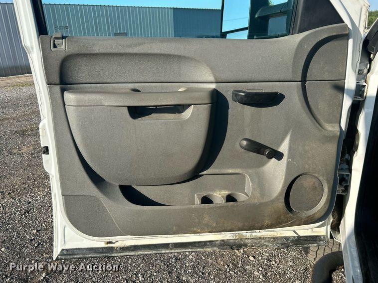 image for item KW9078 2013 Chevrolet Silverado 3500HD  Ext. Cab utility bed pickup truck