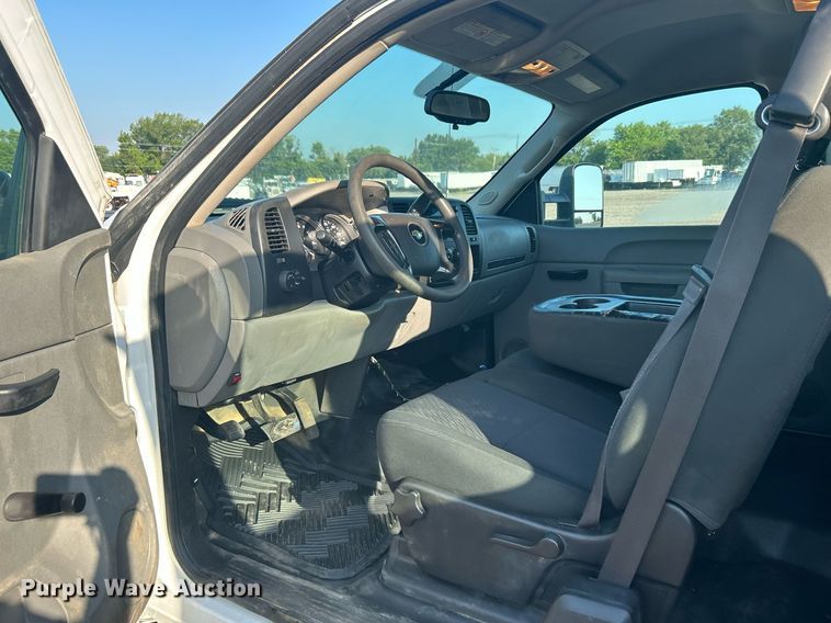 image for item KW9078 2013 Chevrolet Silverado 3500HD  Ext. Cab utility bed pickup truck