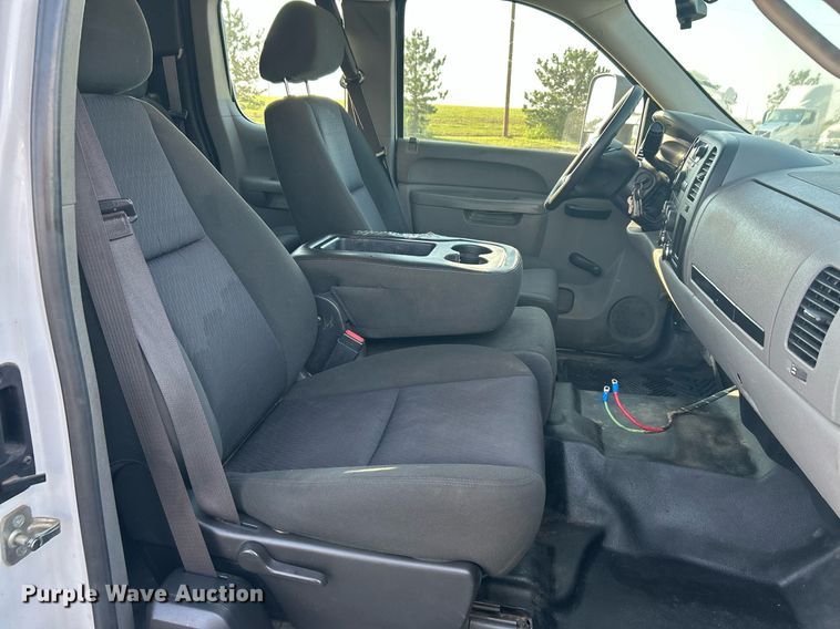 image for item KW9078 2013 Chevrolet Silverado 3500HD  Ext. Cab utility bed pickup truck