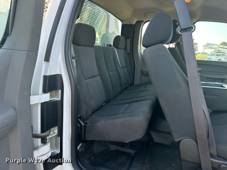 image for item KW9078 2013 Chevrolet Silverado 3500HD  Ext. Cab utility bed pickup truck