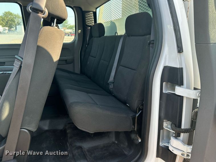 image for item KW9078 2013 Chevrolet Silverado 3500HD  Ext. Cab utility bed pickup truck