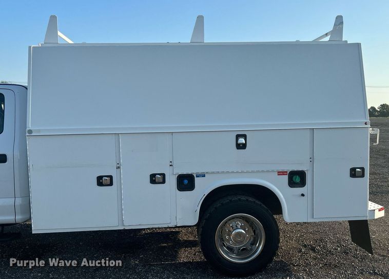 image for item KW9080 2018 Ford F450 Super Duty  Crew Cab utility / service truck