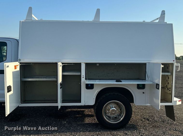 image for item KW9080 2018 Ford F450 Super Duty  Crew Cab utility / service truck