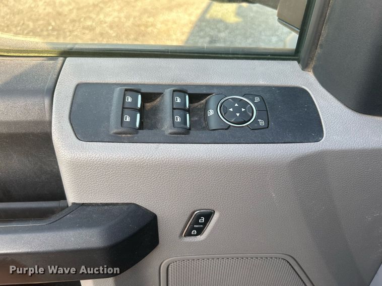 image for item KW9080 2018 Ford F450 Super Duty  Crew Cab utility / service truck