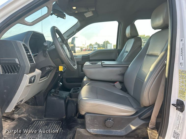 image for item KW9080 2018 Ford F450 Super Duty  Crew Cab utility / service truck