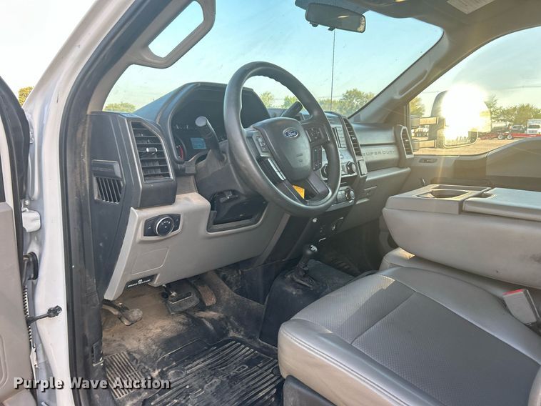 image for item KW9080 2018 Ford F450 Super Duty  Crew Cab utility / service truck