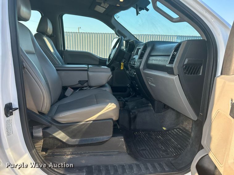 image for item KW9080 2018 Ford F450 Super Duty  Crew Cab utility / service truck