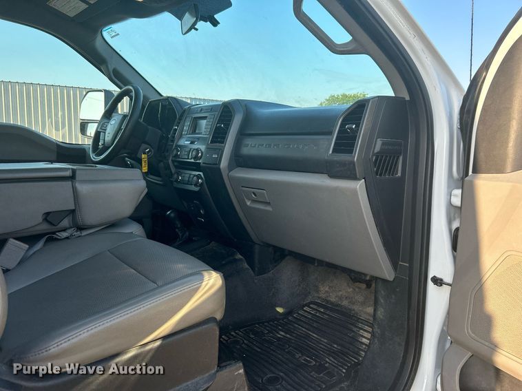 image for item KW9080 2018 Ford F450 Super Duty  Crew Cab utility / service truck