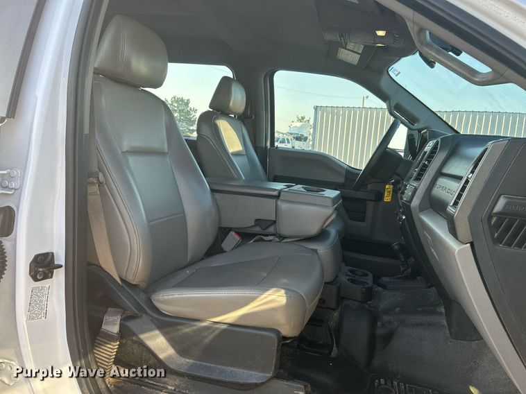 image for item KW9080 2018 Ford F450 Super Duty  Crew Cab utility / service truck