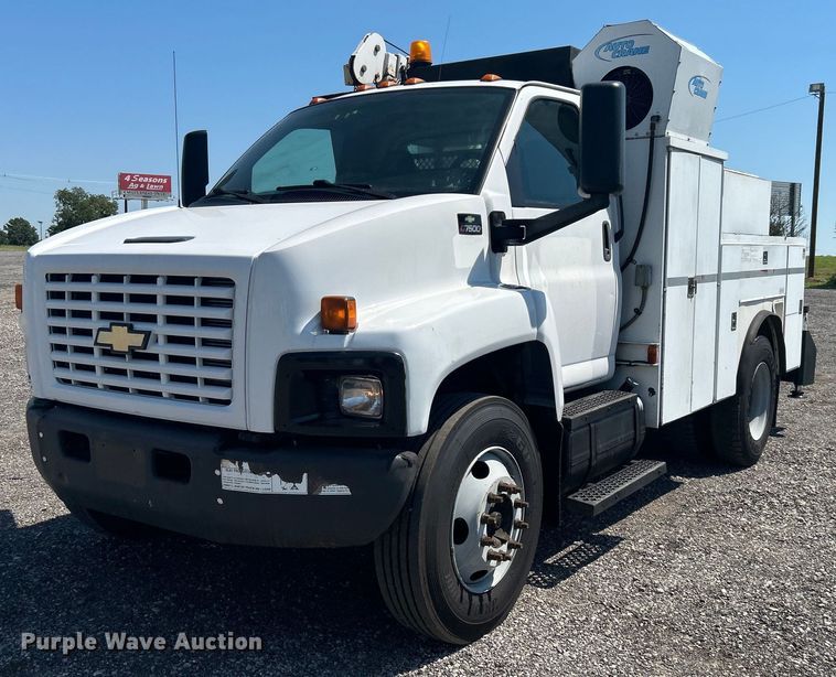 image for item KW9087 2007 Chevrolet C7500  utility / service truck