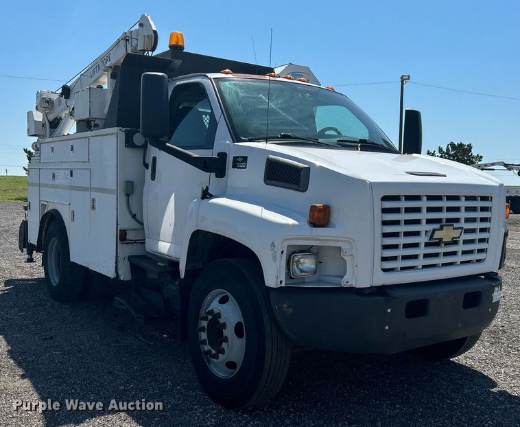 image for item KW9087 2007 Chevrolet C7500  utility / service truck