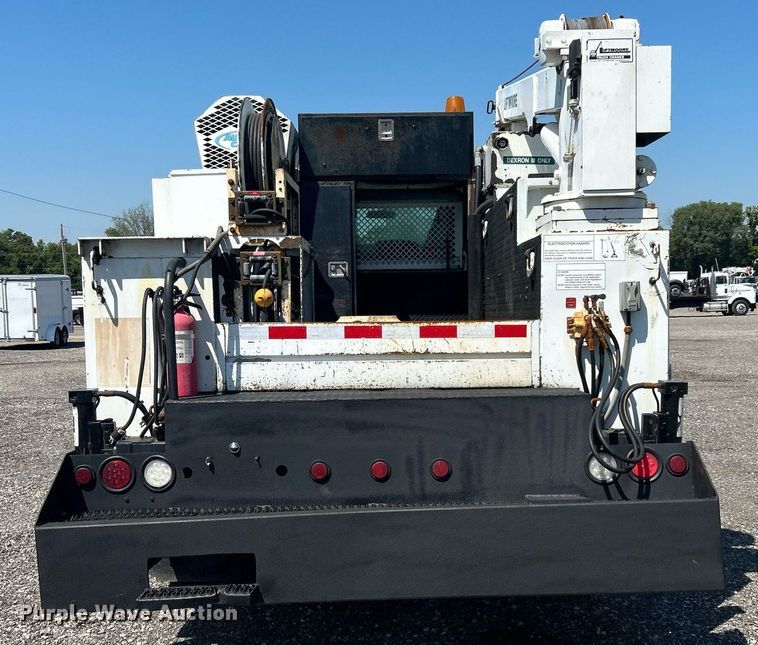 image for item KW9087 2007 Chevrolet C7500  utility / service truck