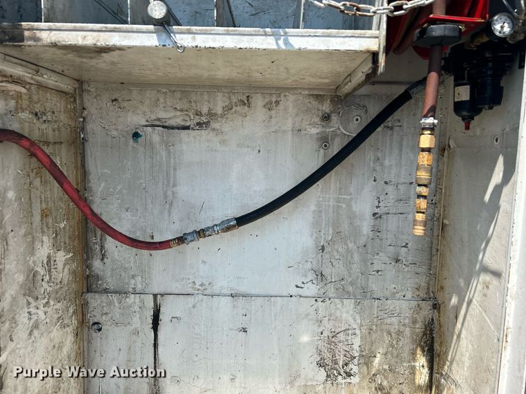 image for item KW9087 2007 Chevrolet C7500  utility / service truck