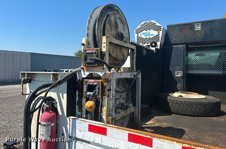 image for item KW9087 2007 Chevrolet C7500  utility / service truck