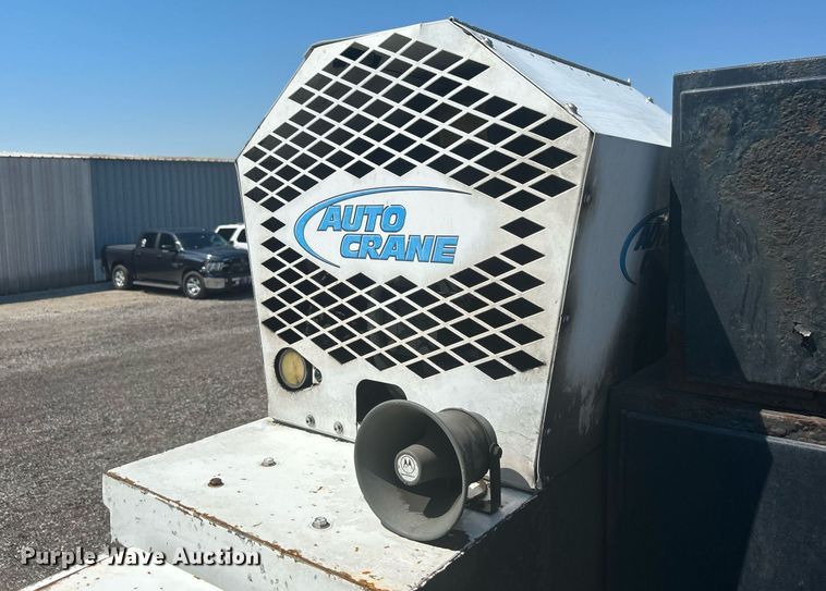 image for item KW9087 2007 Chevrolet C7500  utility / service truck