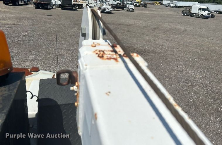 image for item KW9087 2007 Chevrolet C7500  utility / service truck