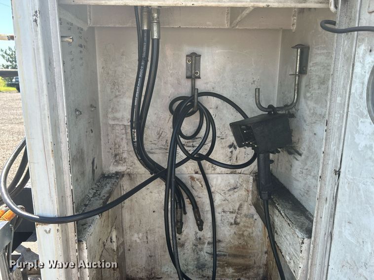 image for item KW9087 2007 Chevrolet C7500  utility / service truck