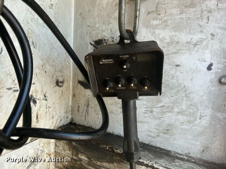 image for item KW9087 2007 Chevrolet C7500  utility / service truck