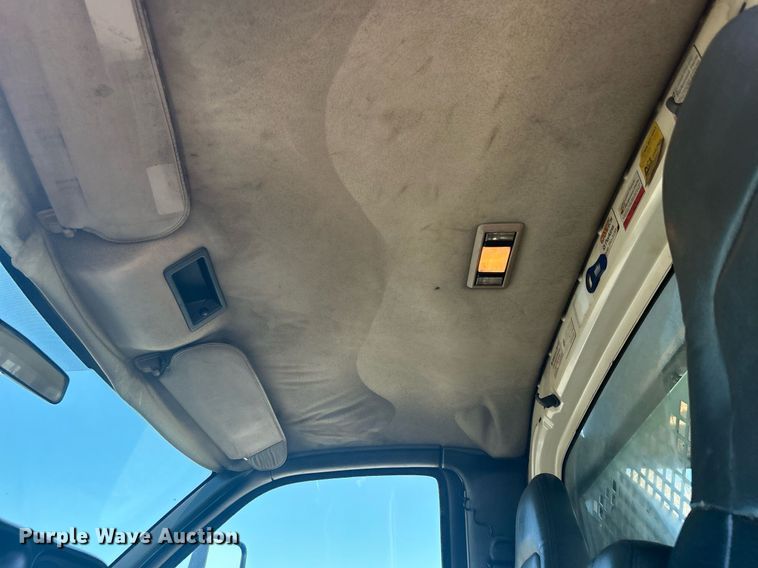 image for item KW9087 2007 Chevrolet C7500  utility / service truck