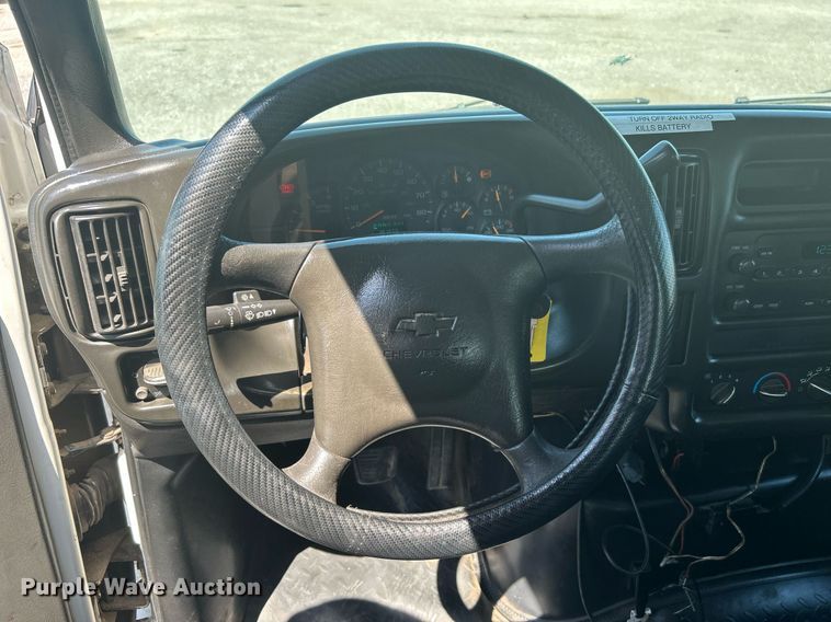 image for item KW9087 2007 Chevrolet C7500  utility / service truck