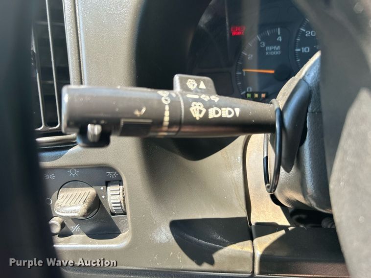 image for item KW9087 2007 Chevrolet C7500  utility / service truck