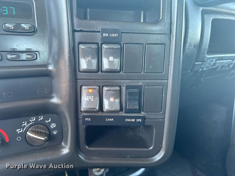 image for item KW9087 2007 Chevrolet C7500  utility / service truck