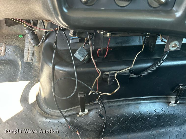 image for item KW9087 2007 Chevrolet C7500  utility / service truck