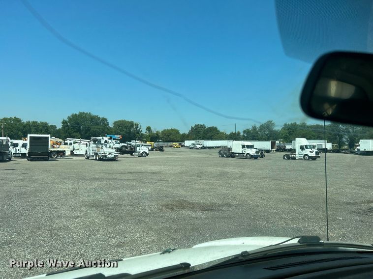 image for item KW9087 2007 Chevrolet C7500  utility / service truck