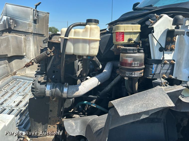 image for item KW9087 2007 Chevrolet C7500  utility / service truck