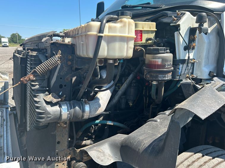 image for item KW9087 2007 Chevrolet C7500  utility / service truck