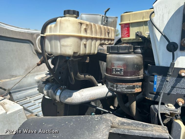 image for item KW9087 2007 Chevrolet C7500  utility / service truck