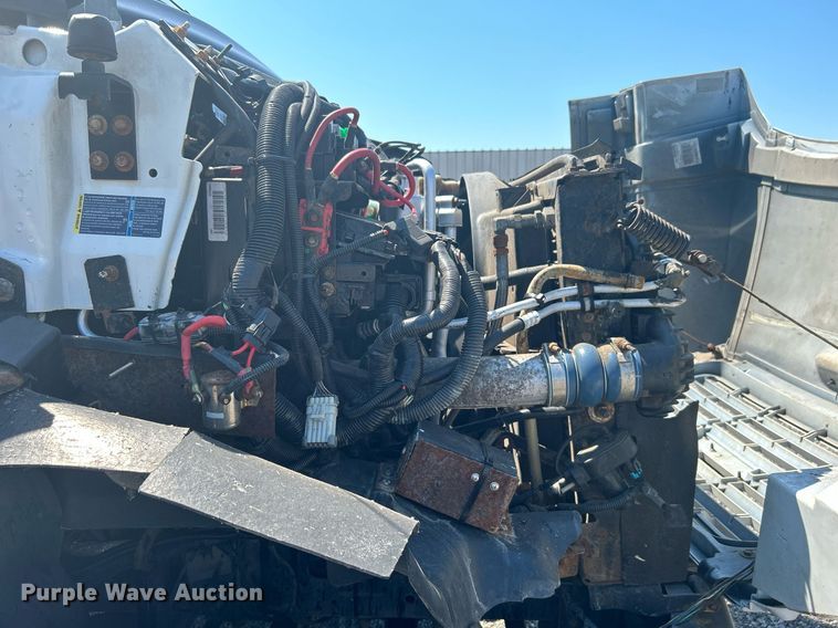 image for item KW9087 2007 Chevrolet C7500  utility / service truck