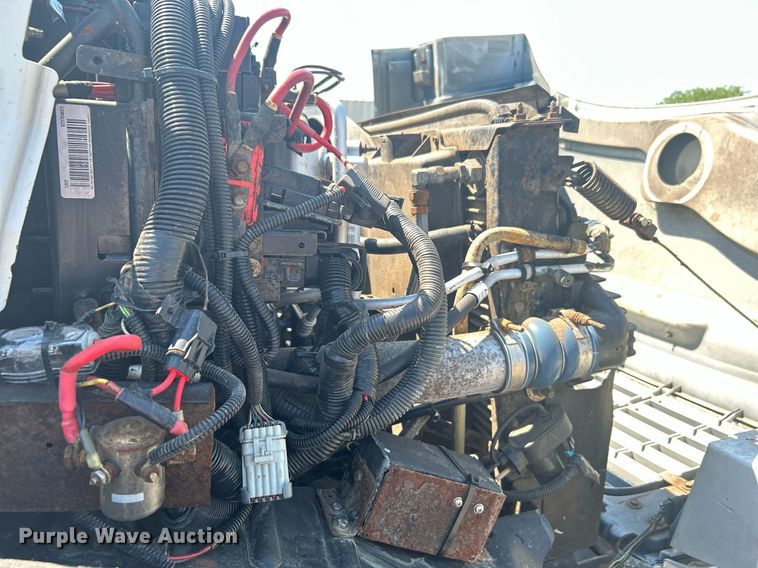 image for item KW9087 2007 Chevrolet C7500  utility / service truck