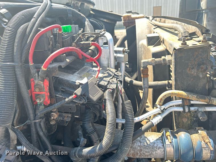 image for item KW9087 2007 Chevrolet C7500  utility / service truck