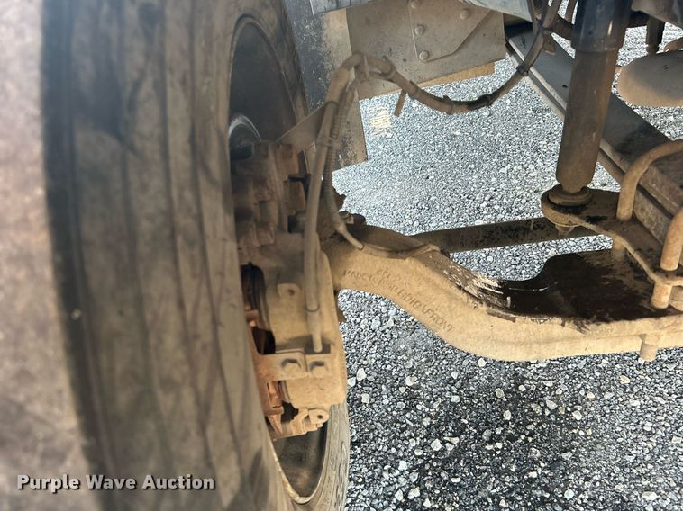 image for item KW9087 2007 Chevrolet C7500  utility / service truck