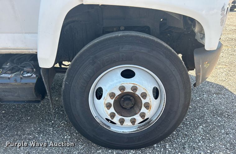 image for item KW9087 2007 Chevrolet C7500  utility / service truck