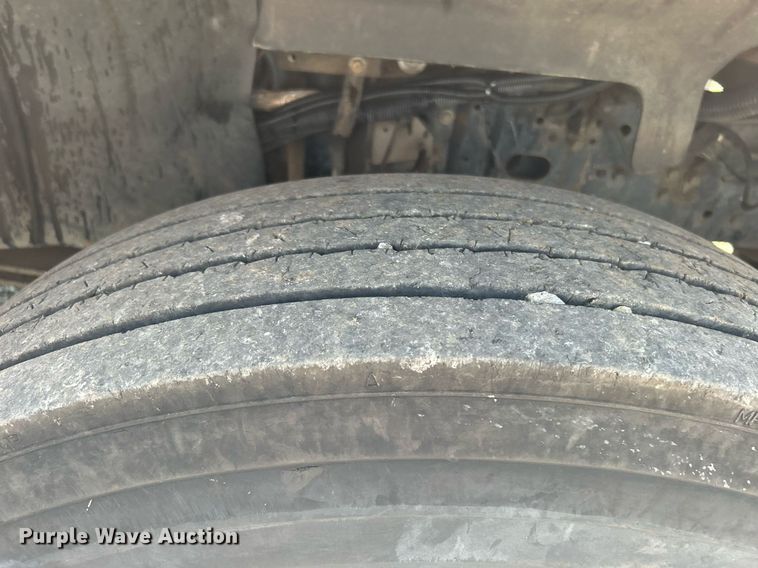 image for item KW9087 2007 Chevrolet C7500  utility / service truck